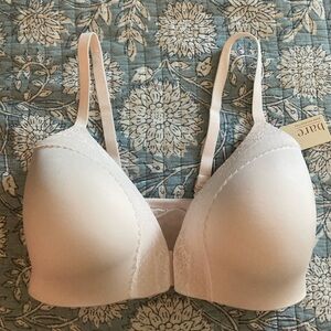 Bare Necessities Lace Delicacy Front Close Bra Wireless 36G